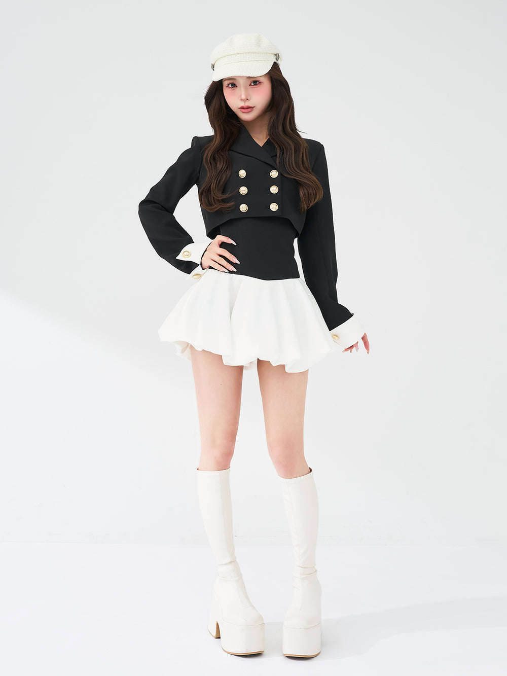 モデル：158cm（着用サイズ：FREE　着用カラー：BLK）