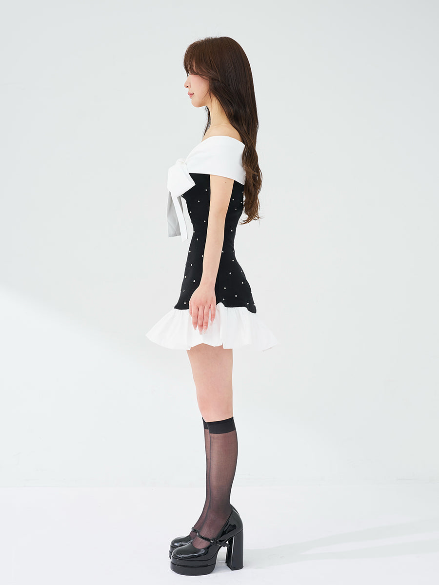 モデル：158cm（着用サイズ：FREE　着用カラー：BLK）