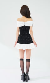 モデル：158cm（着用サイズ：FREE　着用カラー：BLK）