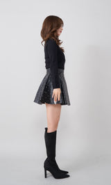 モデル：158cm（着用サイズ：FREE　着用カラー：BLK）