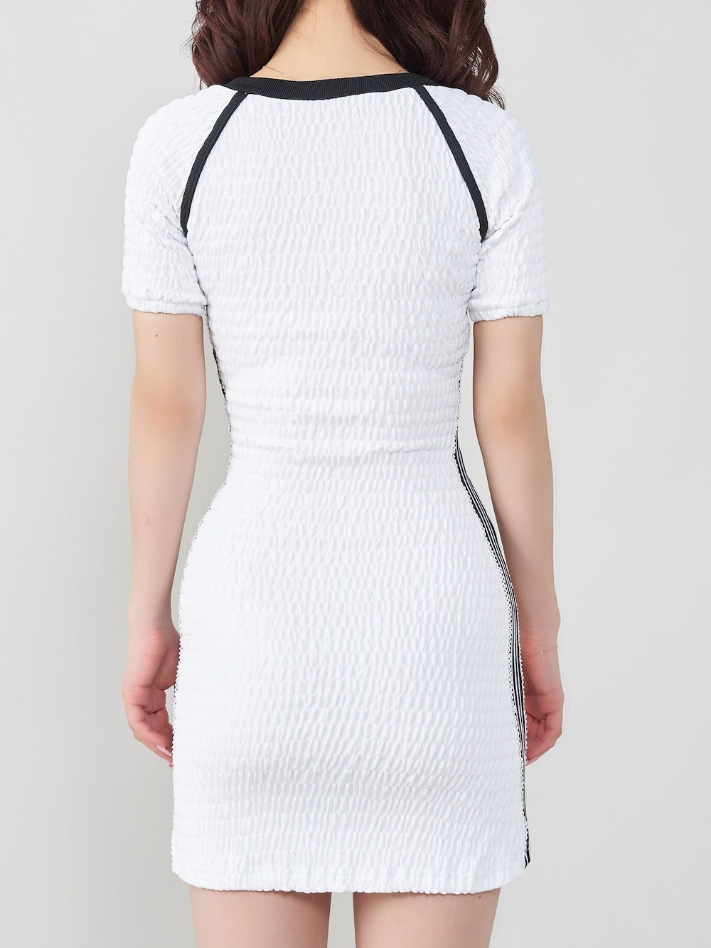 モデル：158cm（着用サイズ：FREE　着用カラー：WHT）