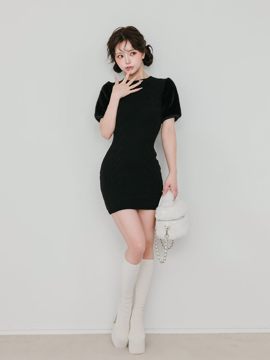 モデル：158cm（着用サイズ：FREE　着用カラー：BLK）