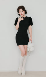 モデル：158cm（着用サイズ：FREE　着用カラー：BLK）