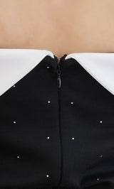 モデル：162cm（着用サイズ：FREE　着用カラー：BLK）