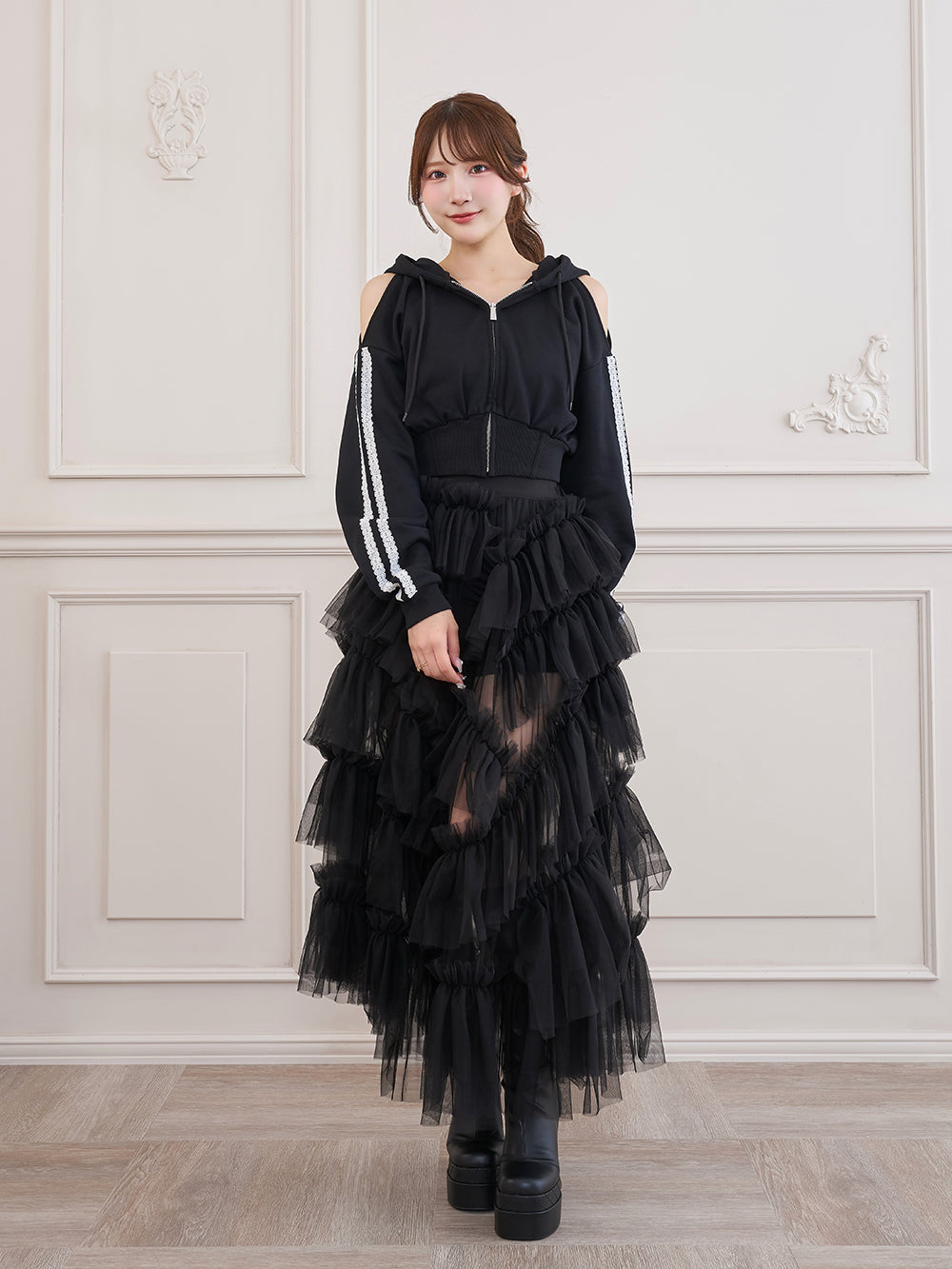 モデル：162cm（着用サイズ：FREE　着用カラー：BLK）