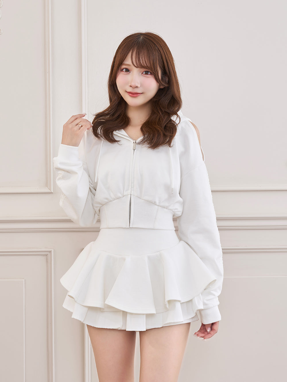 モデル：162cm（着用サイズ：FREE　着用カラー：WHT）