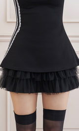 モデル：162cm（着用サイズ：FREE　着用カラー：BLK）