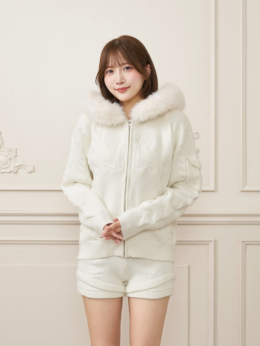 モデル：162cm（着用サイズ：FREE　着用カラー：WHT）