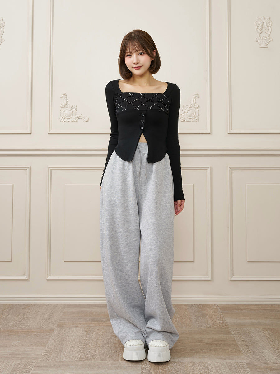 モデル：162cm（着用サイズ：FREE　着用カラー：BLK）