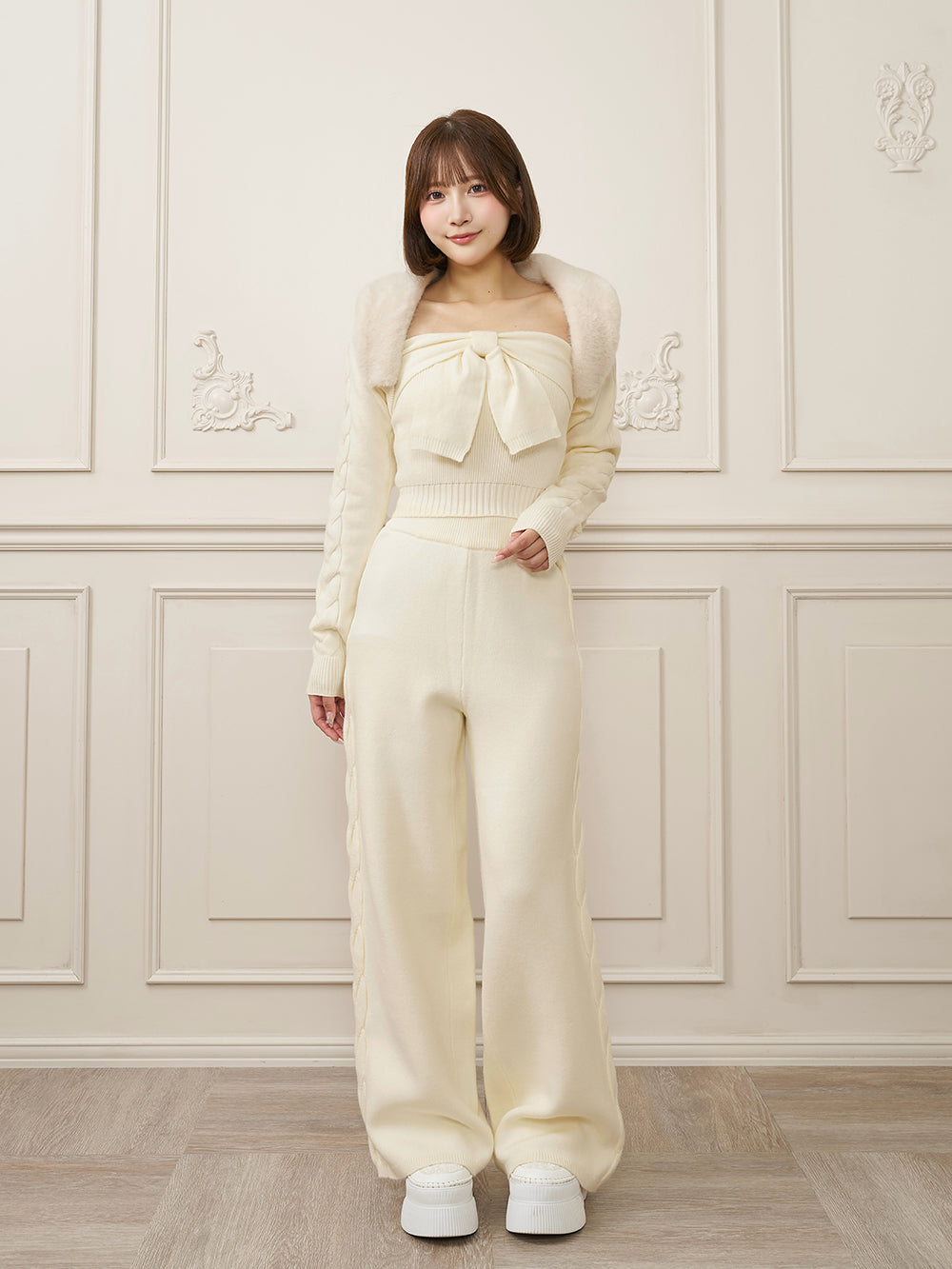 モデル：162cm（着用サイズ：FREE　着用カラー：WHT）
