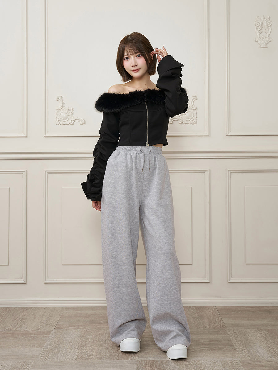 モデル：162cm（着用サイズ：FREE　着用カラー：BLK）