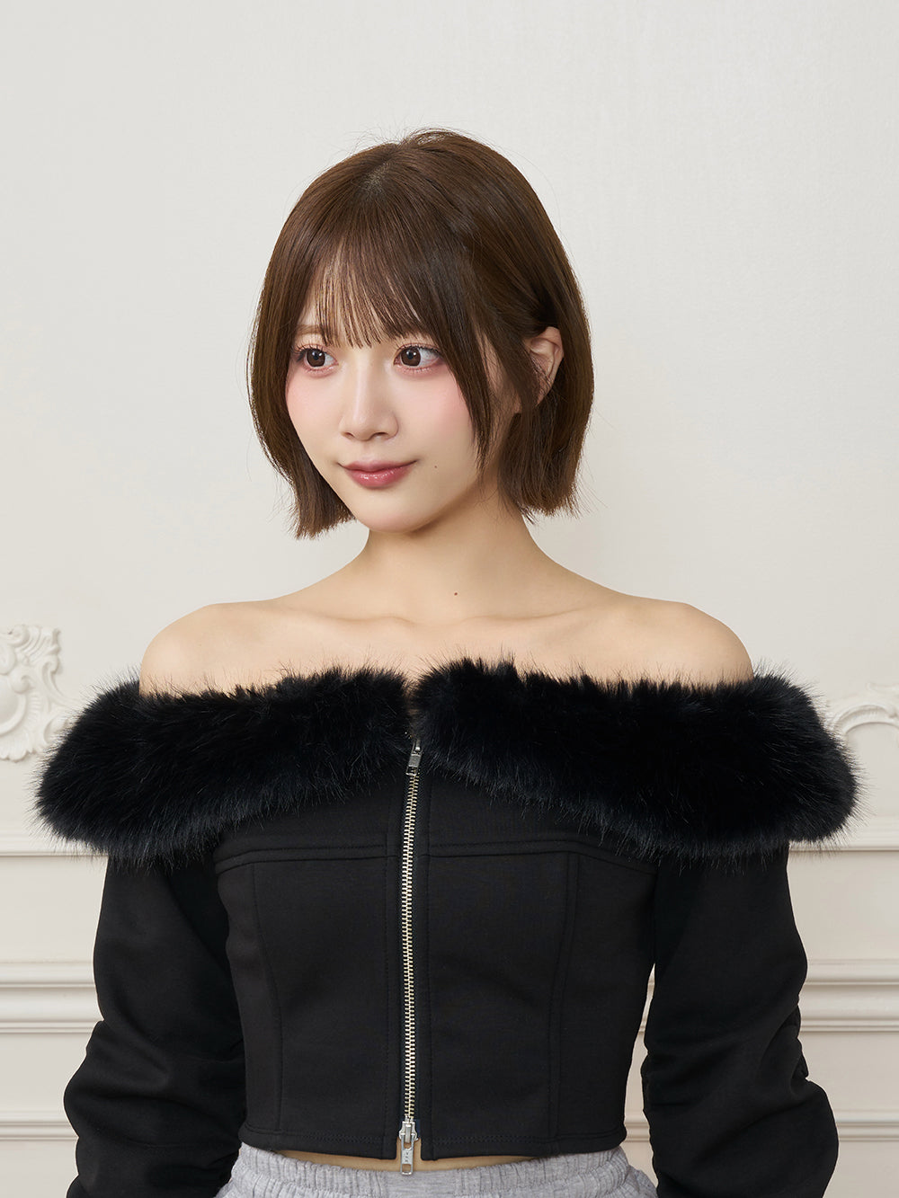 モデル：162cm（着用サイズ：FREE　着用カラー：BLK）