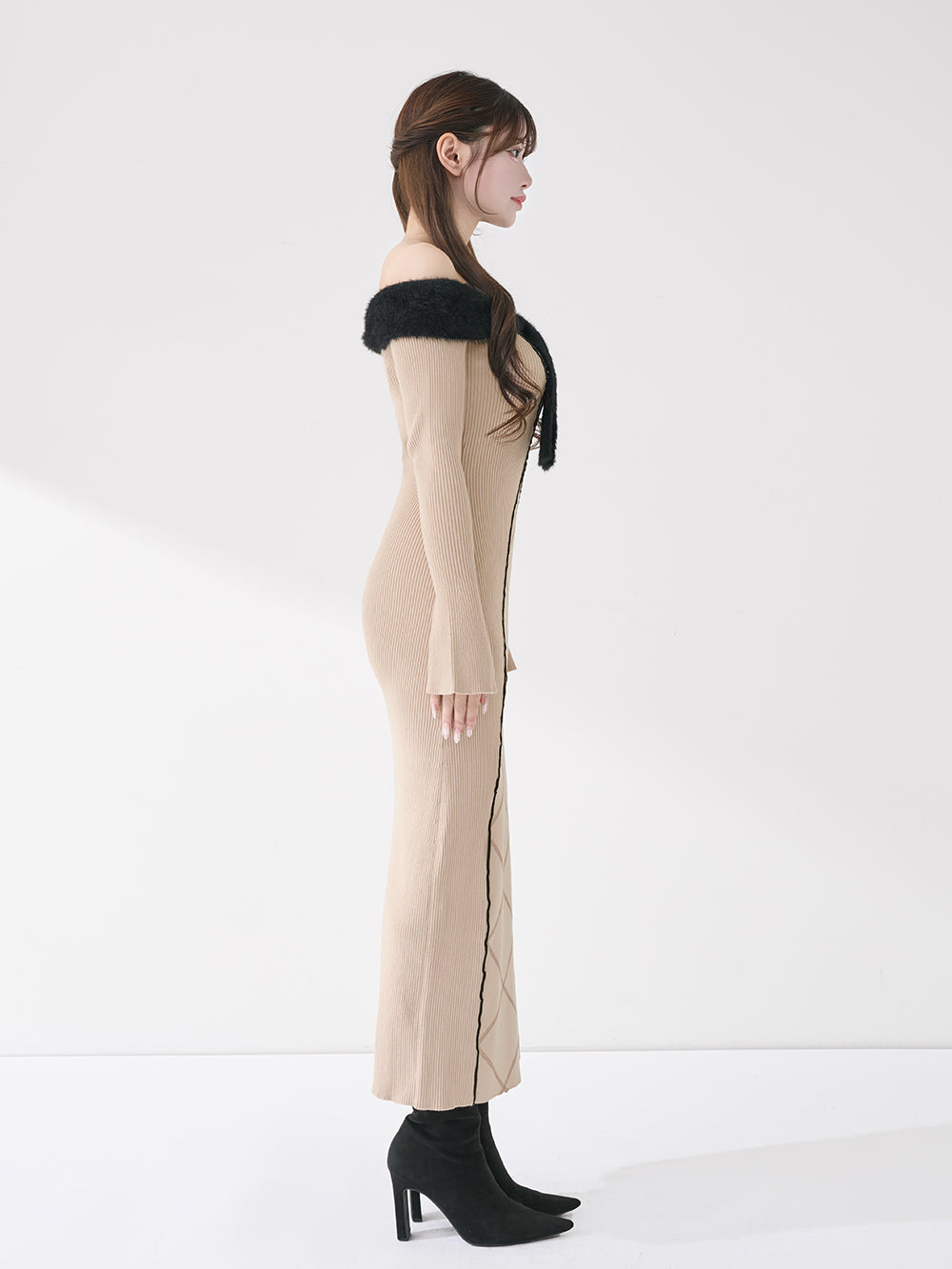 モデル：158cm（着用サイズ：FREE　着用カラー：BEG）