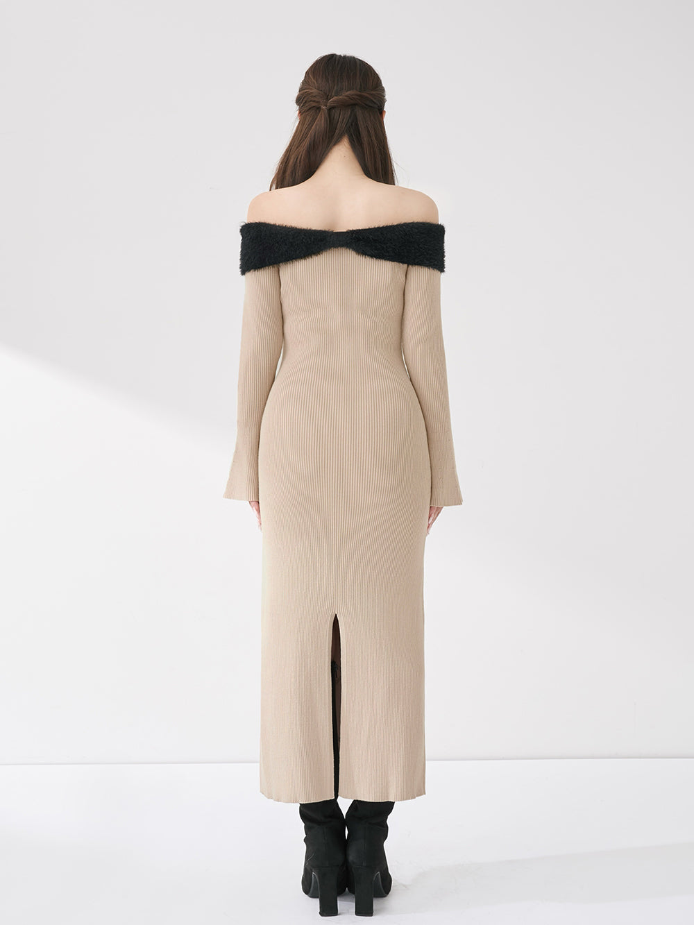 モデル：158cm（着用サイズ：FREE　着用カラー：BEG）