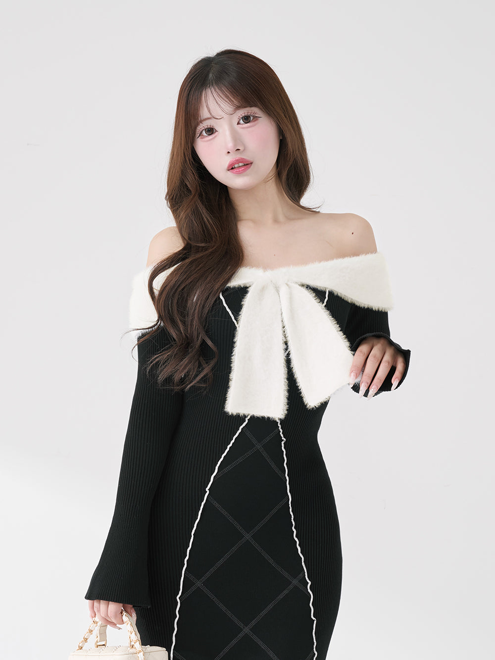 モデル：158cm（着用サイズ：FREE　着用カラー：BLK）