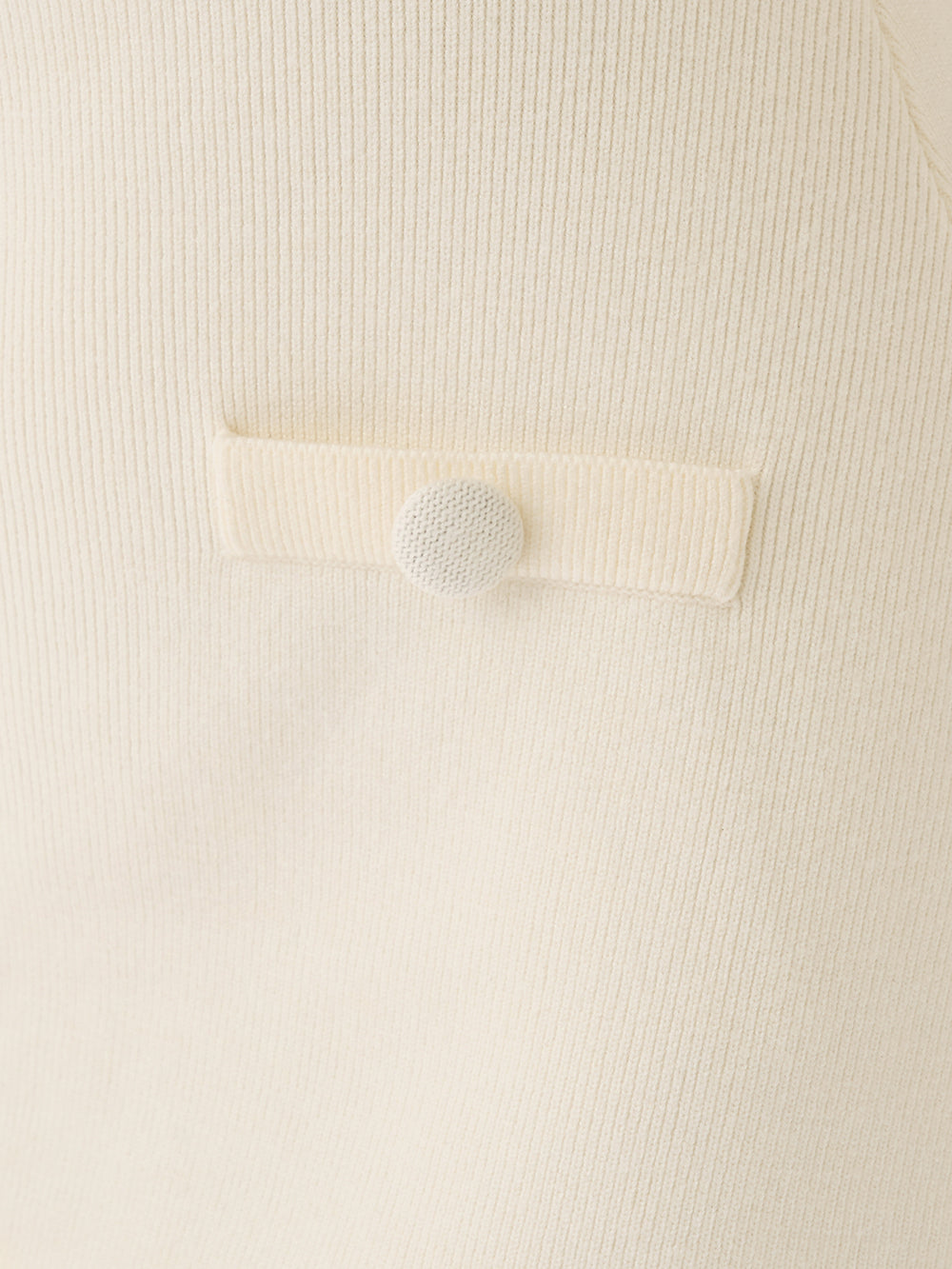 モデル：158cm（着用サイズ：FREE　着用カラー：IVO）