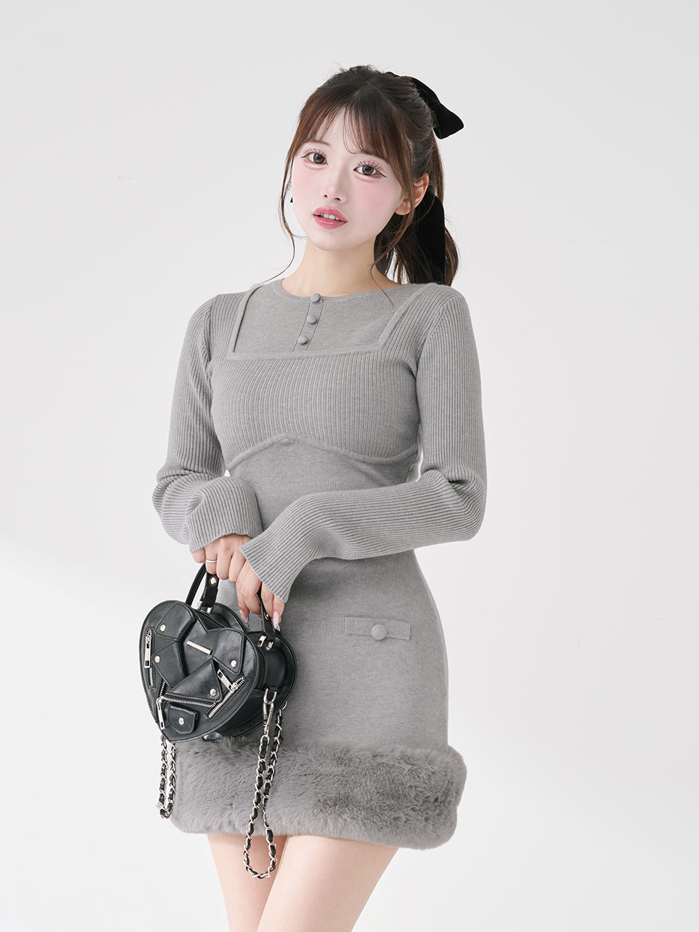 モデル：158cm（着用サイズ：FREE　着用カラー：GRY）