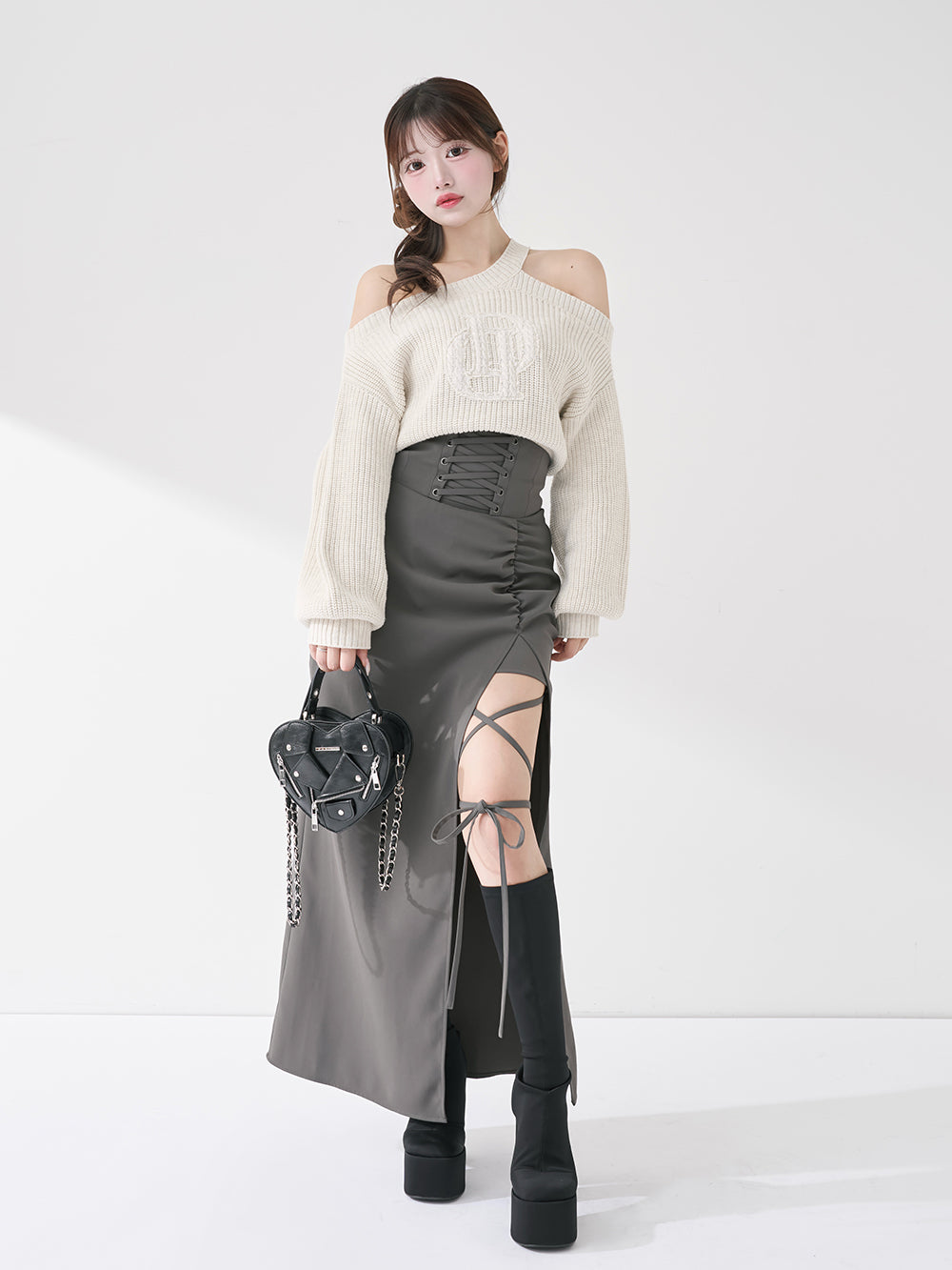 モデル：158cm（着用サイズ：FREE　着用カラー：GRY）