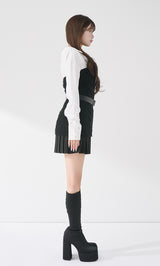 モデル：158cm（着用サイズ：FREE　着用カラー：BLK）