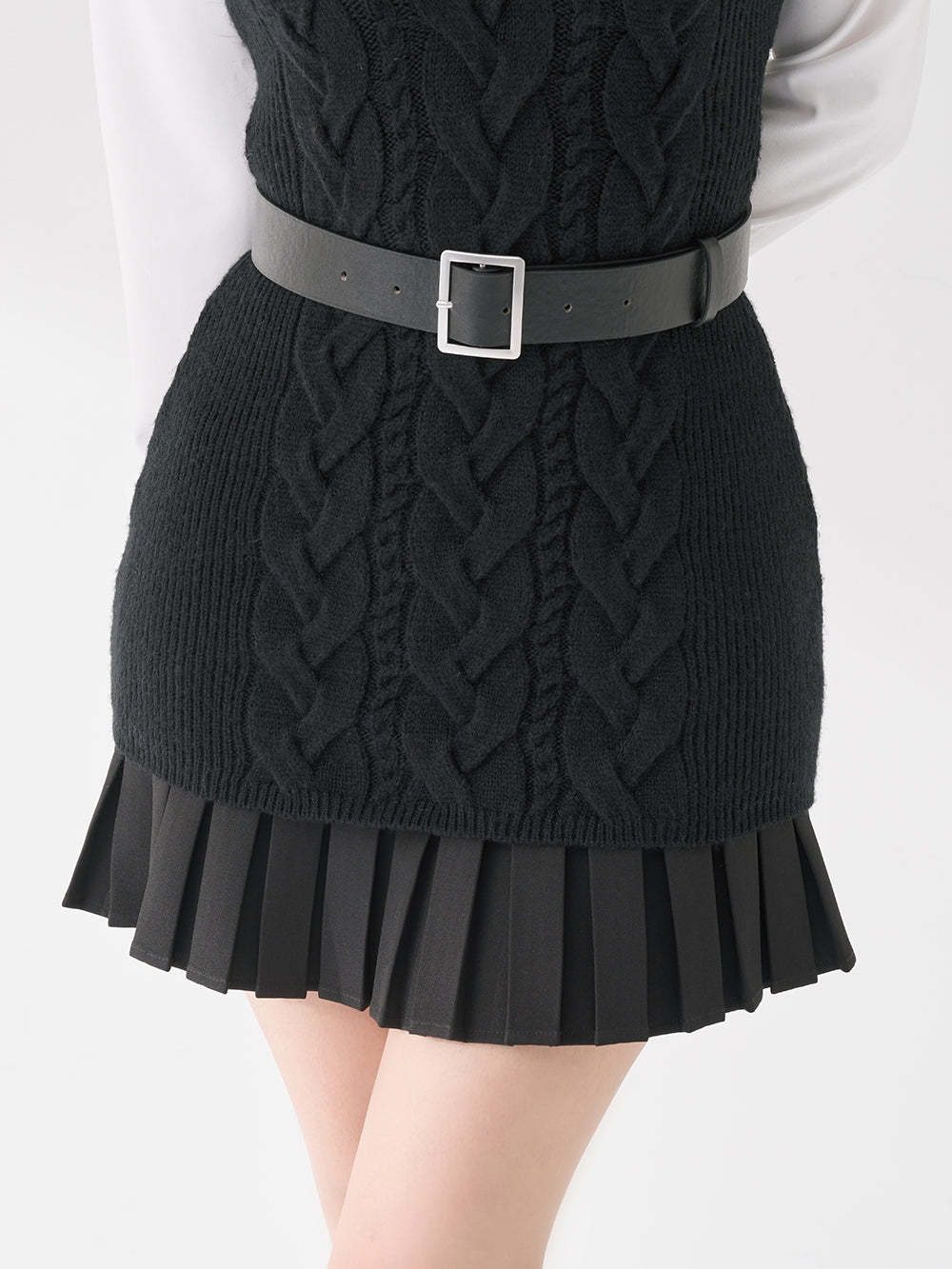 モデル：158cm（着用サイズ：FREE　着用カラー：BLK）