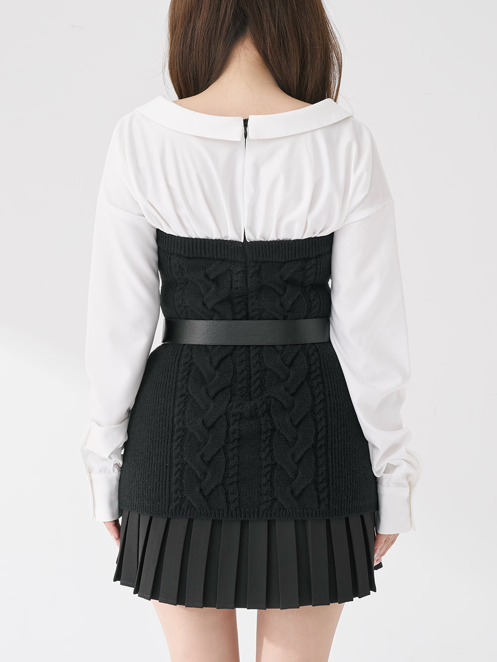 モデル：158cm（着用サイズ：FREE　着用カラー：BLK）