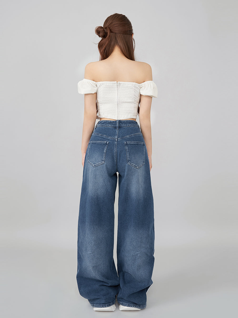 モデル：158cm（着用サイズ：S　着用カラー：BLU）