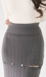 モデル：158cm（着用サイズ：FREE　着用カラー：GRY）