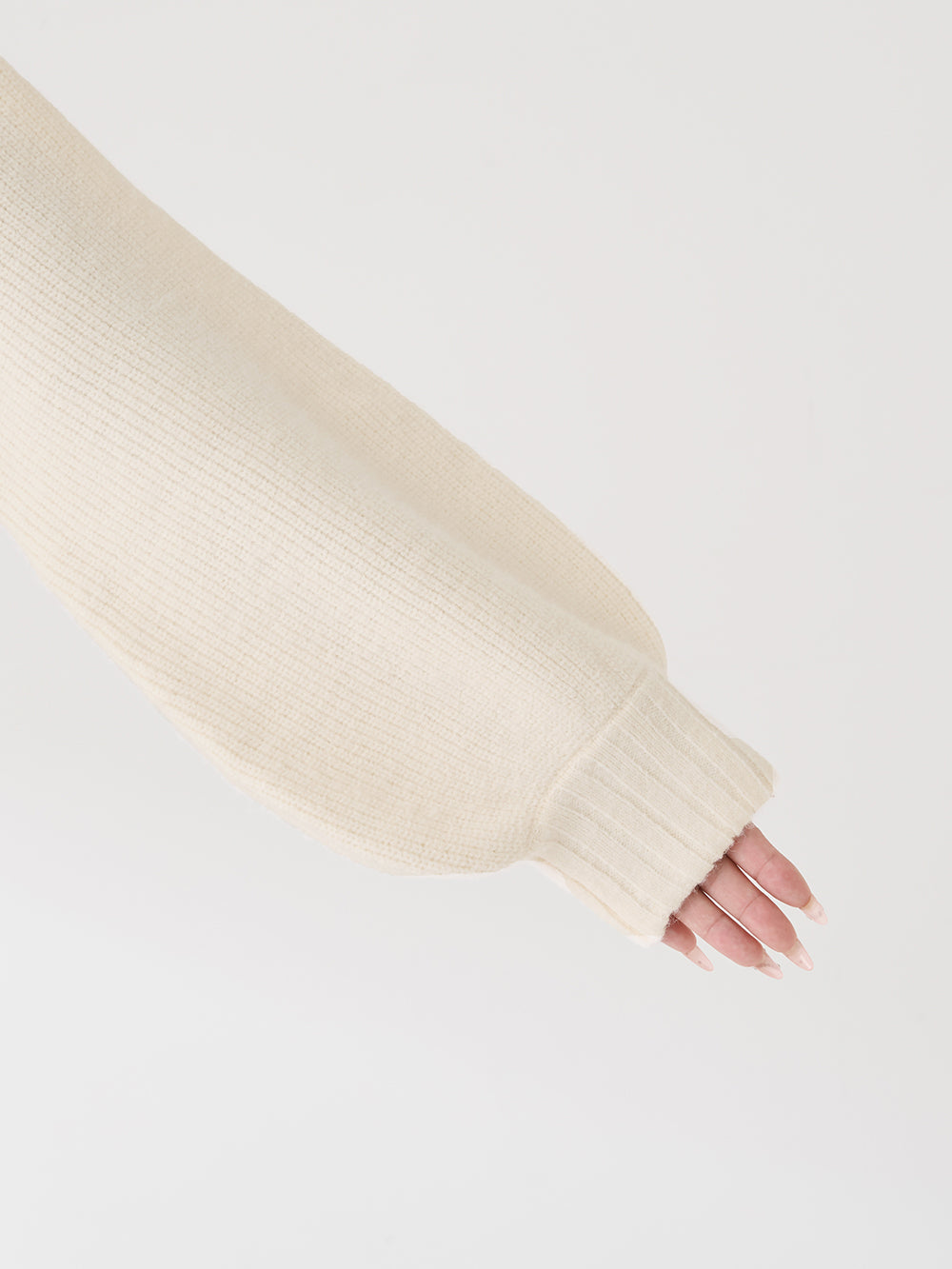 モデル：158cm（着用サイズ：FREE　着用カラー：IVO）