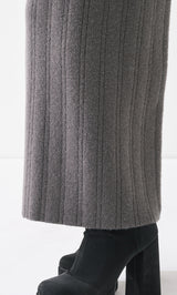 モデル：158cm（着用サイズ：FREE　着用カラー：GRY）