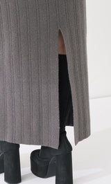 モデル：158cm（着用サイズ：FREE　着用カラー：GRY）