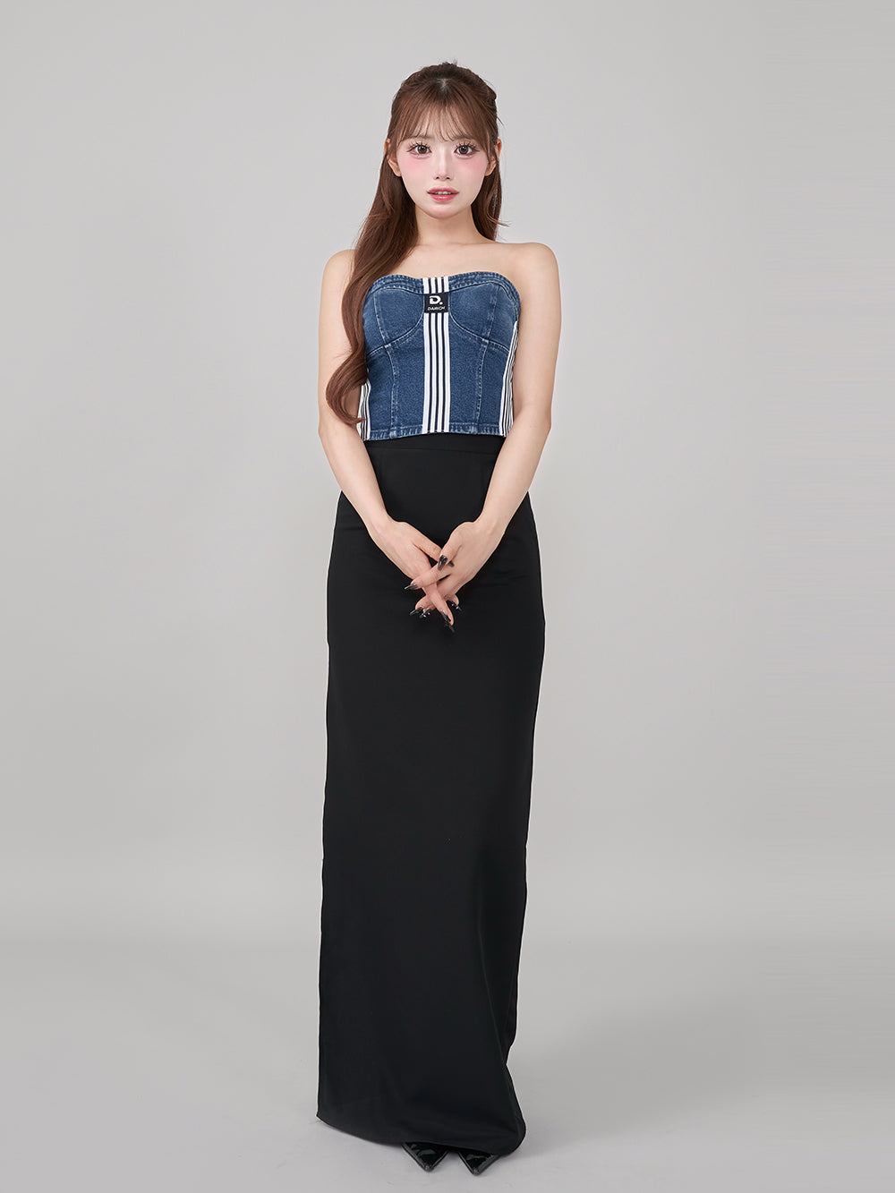 モデル：158cm（着用サイズ：FREE　着用カラー：BLU）
