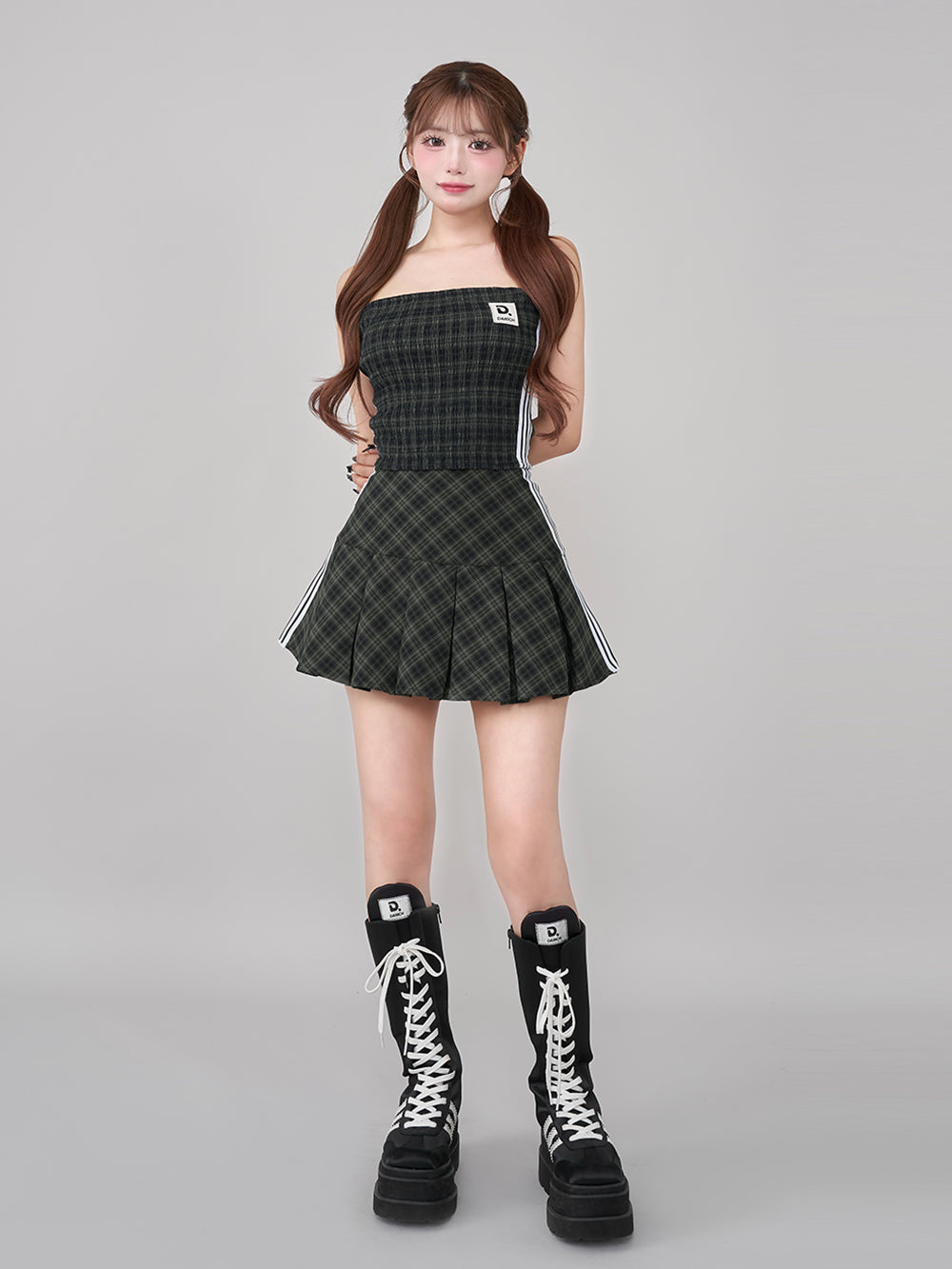 モデル：158cm（着用サイズ：S　着用カラー：GRN）