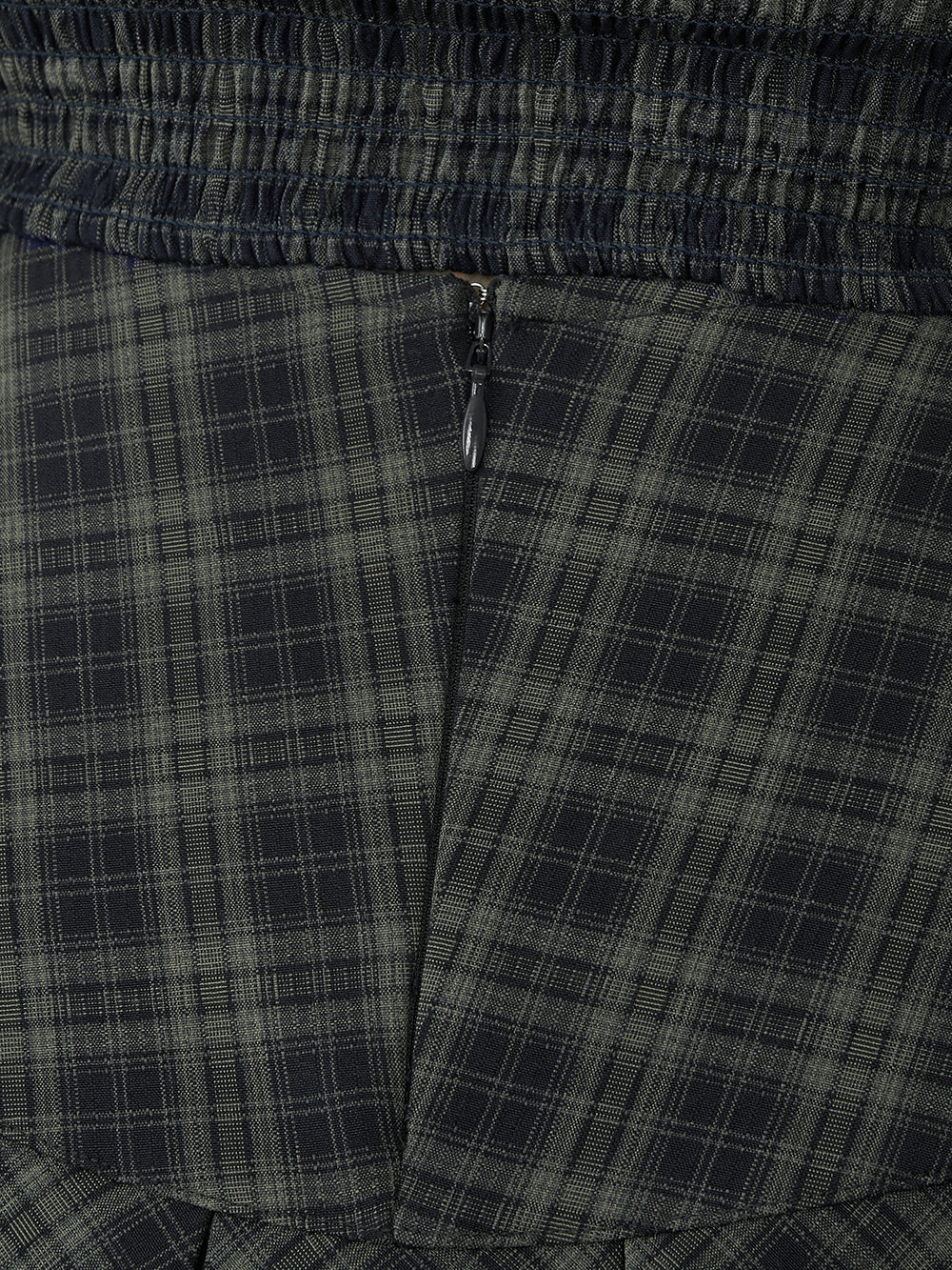 モデル：158cm（着用サイズ：S　着用カラー：GRN）