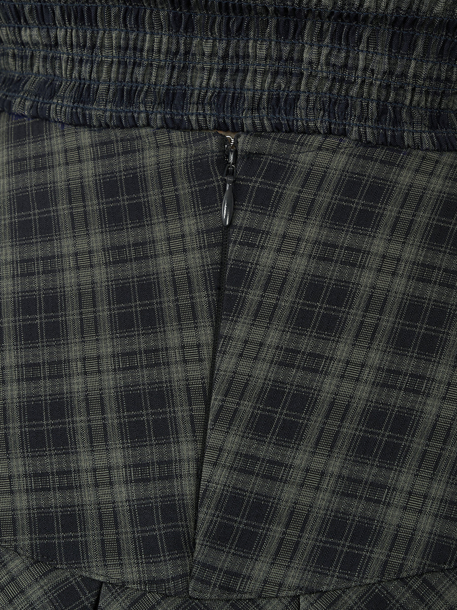 モデル：158cm（着用サイズ：S　着用カラー：GRN）