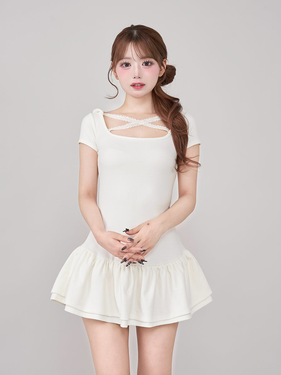 モデル：158cm（着用サイズ：FREE　着用カラー：WHT）
