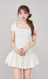 モデル：158cm（着用サイズ：FREE　着用カラー：WHT）
