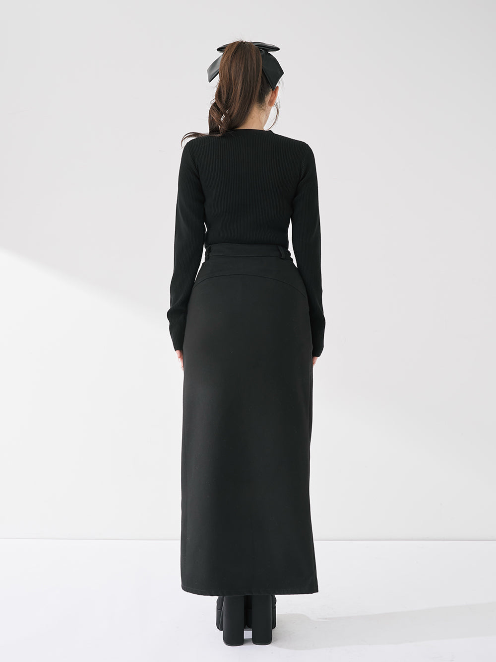 モデル：158cm（着用サイズ：FREE　着用カラー：BLK）