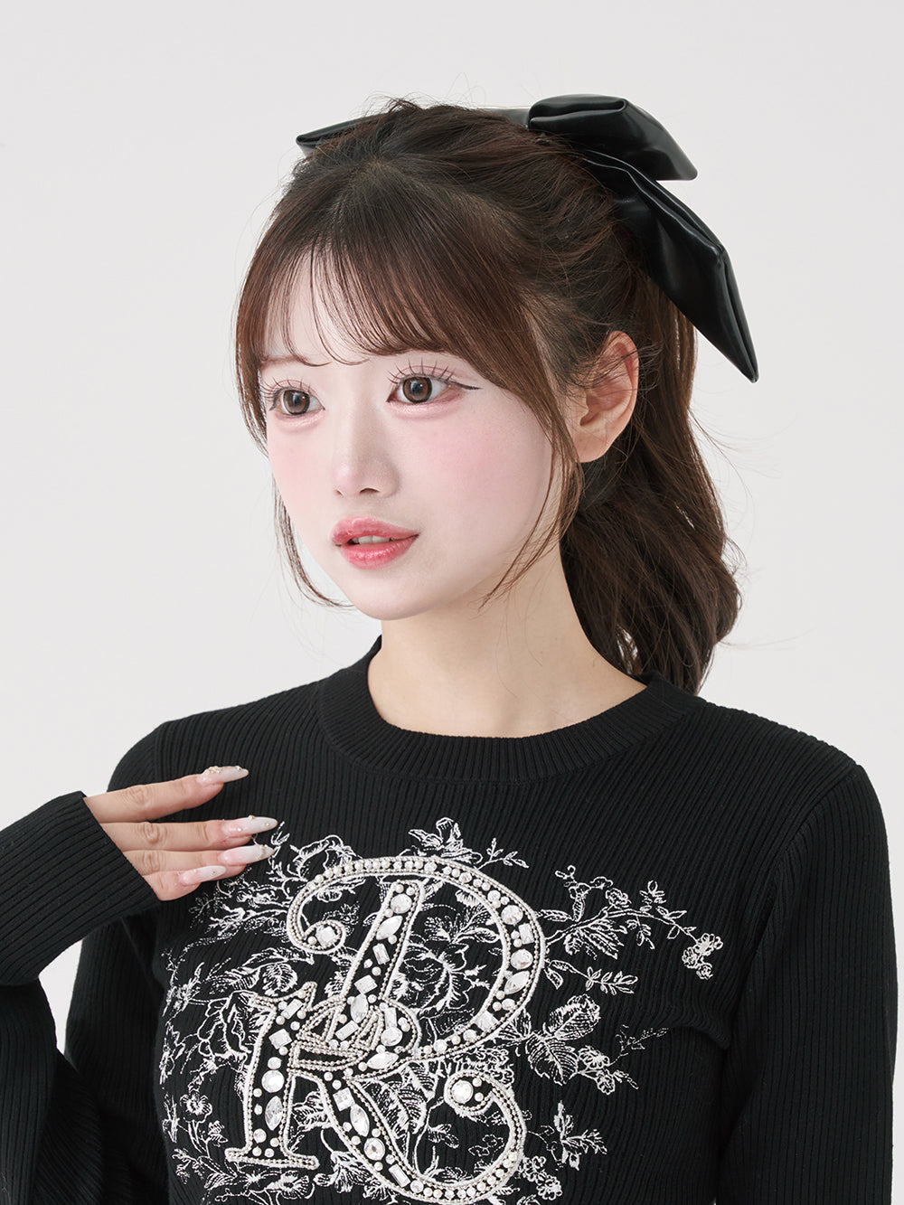 モデル：158cm（着用サイズ：FREE　着用カラー：BLK）