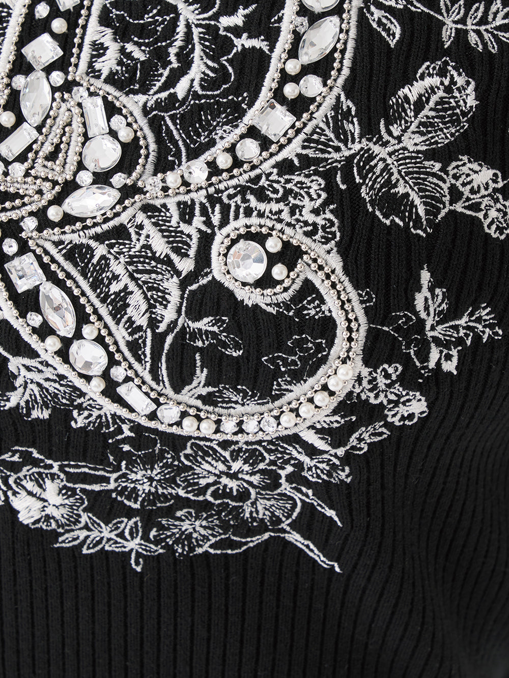 モデル：158cm（着用サイズ：FREE　着用カラー：BLK）