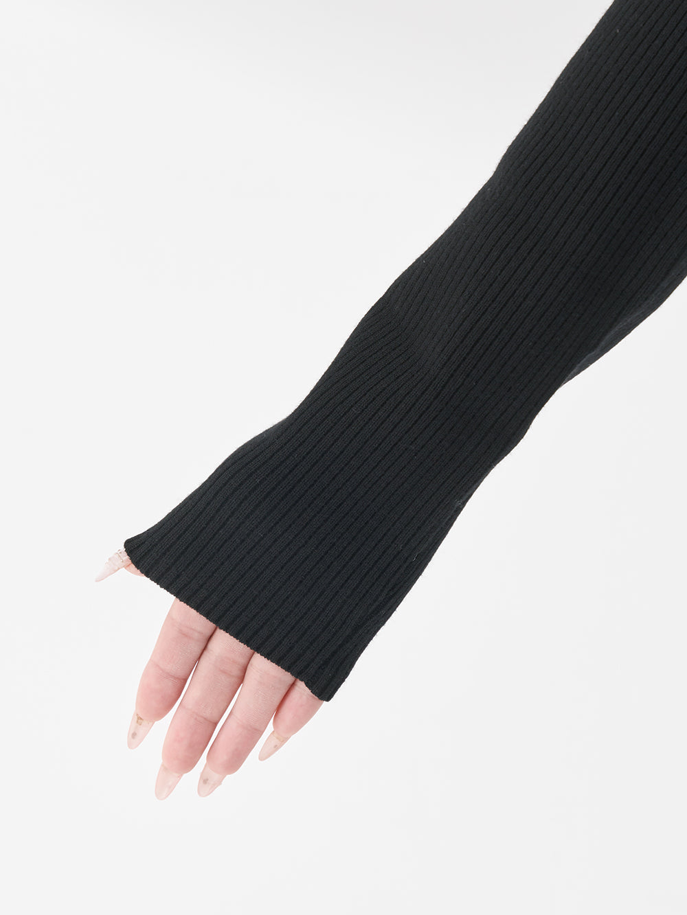 モデル：158cm（着用サイズ：FREE　着用カラー：BLK）