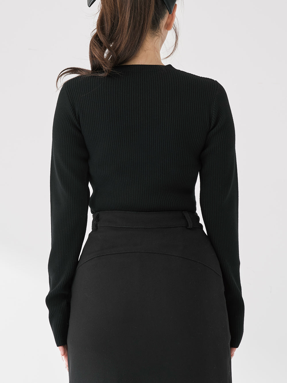 モデル：158cm（着用サイズ：FREE　着用カラー：BLK）