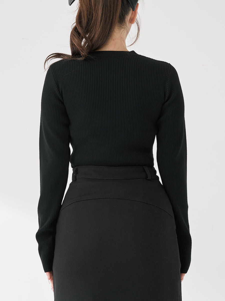 モデル：158cm（着用サイズ：FREE　着用カラー：BLK）