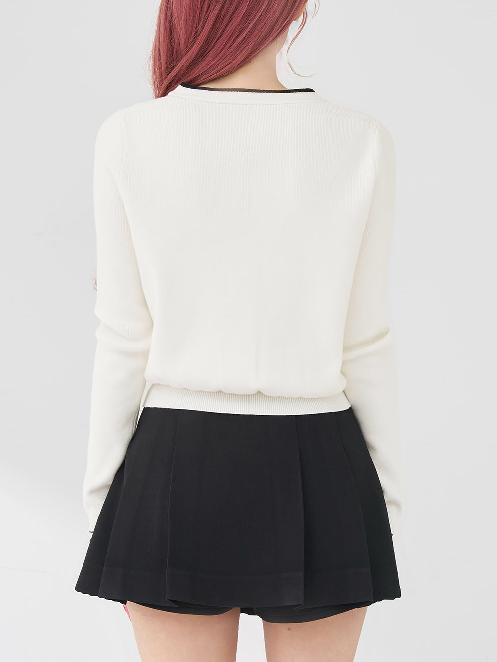 モデル：158cm（着用サイズ：FREE　着用カラー：WHT）