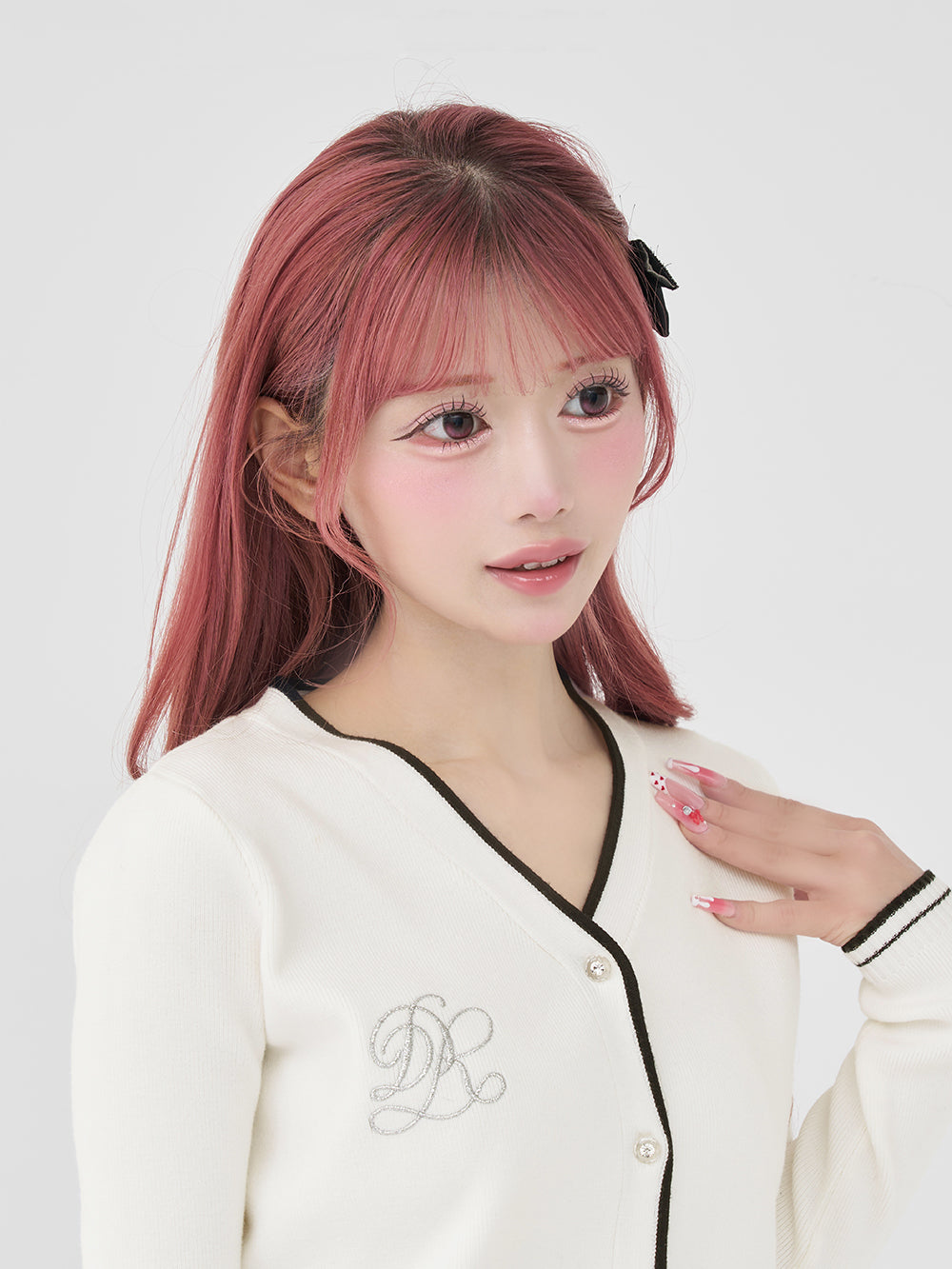 モデル：158cm（着用サイズ：FREE　着用カラー：WHT）