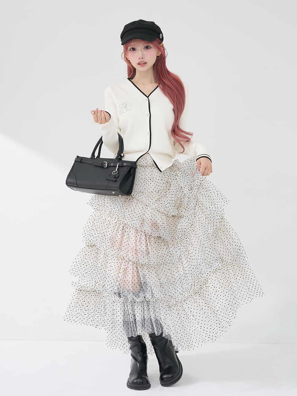 モデル：158cm（着用サイズ：FREE　着用カラー：WHT）