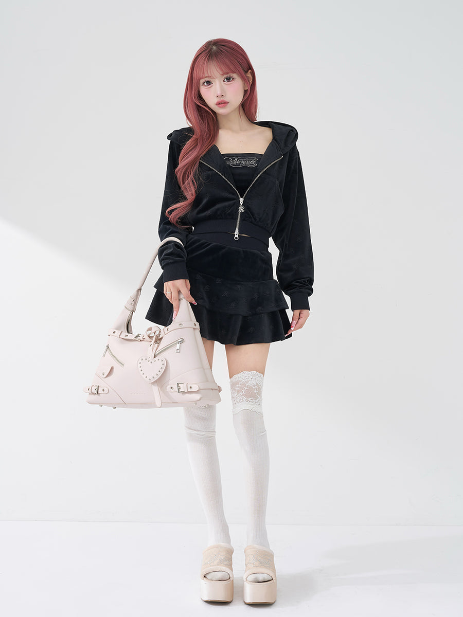 モデル：158cm（着用サイズ：FREE　着用カラー：BLK）