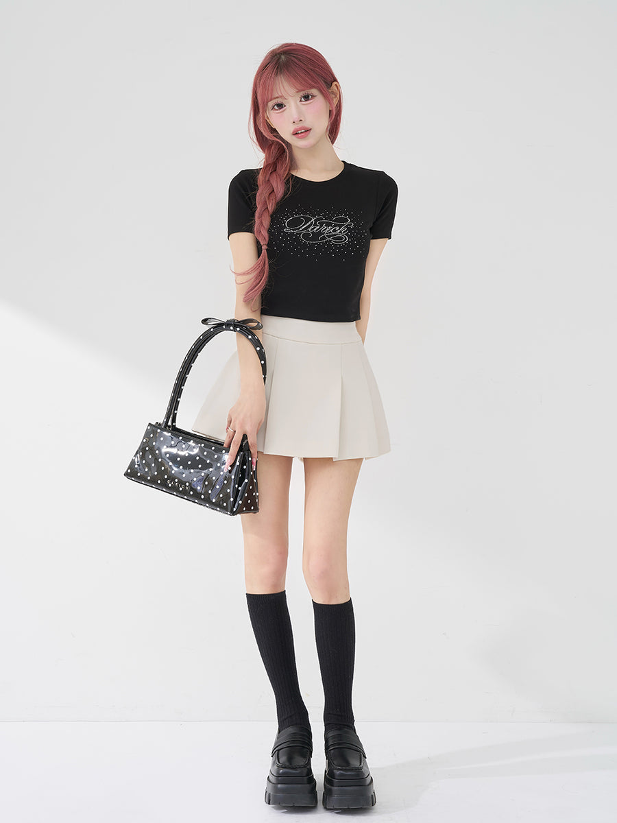 モデル：158cm（着用サイズ：FREE　着用カラー：BLK）