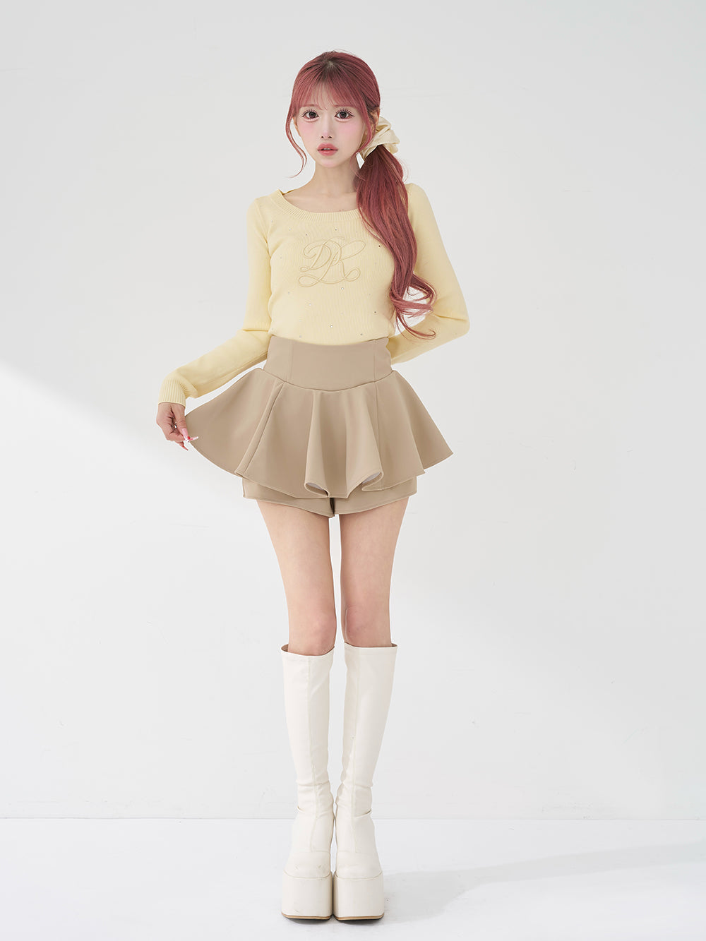 モデル：158cm（着用サイズ：FREE　着用カラー：YEL）