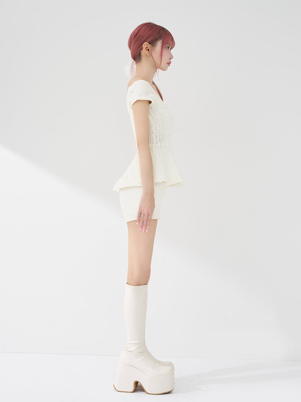 オフショルケーブルニットセットアップ