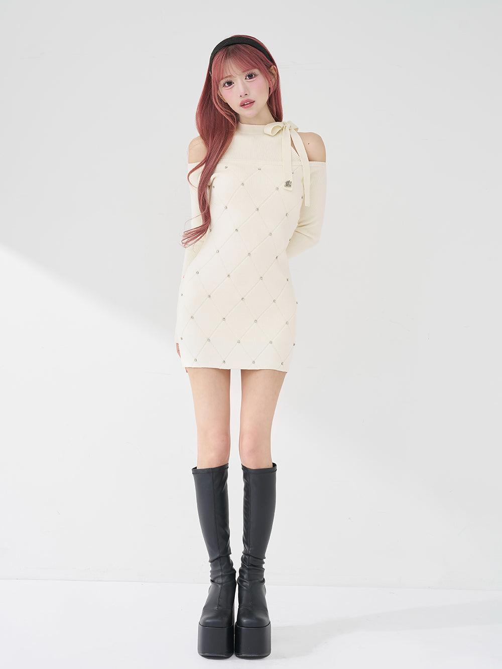 モデル：158cm（着用サイズ：FREE　着用カラー：IVO）